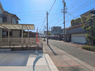 【前面道路含む現地写真】