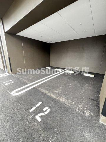 ラフィーネ博多南の駐車場