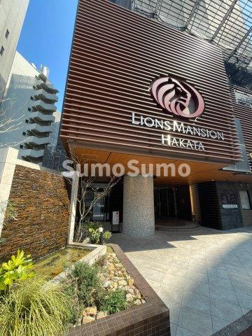 ライオンズマンション博多のエントランス