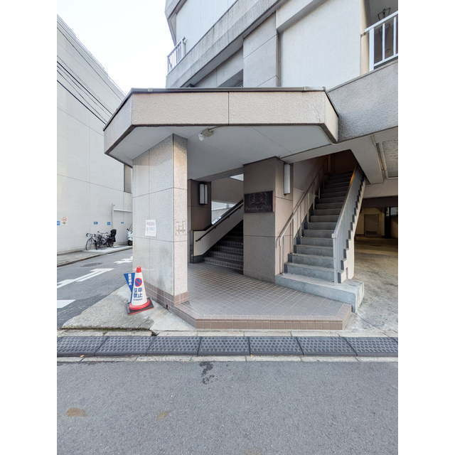 ライオンズマンション南平台のエントランス
