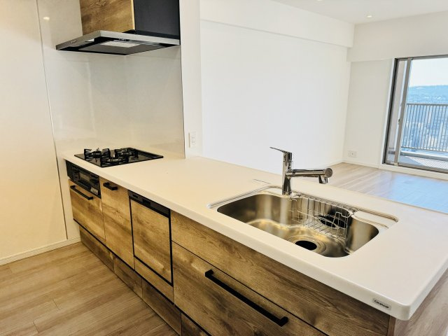 マクシスタワーズアーバンデュオのキッチン|～新規交換済、使い勝手の良いシステムキッチン～