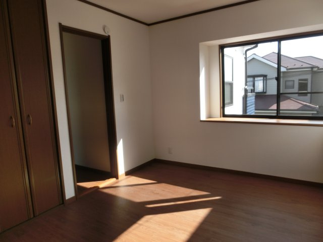 川越市大字府川　4LDK+カースペース2台付き　中古戸建の洋室