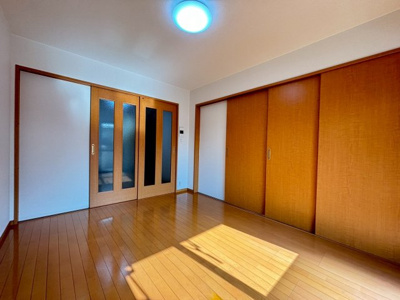 【居間・リビング】 | キャッスル九品寺 | 退去前のため別部屋の写真です。現況を優先します。