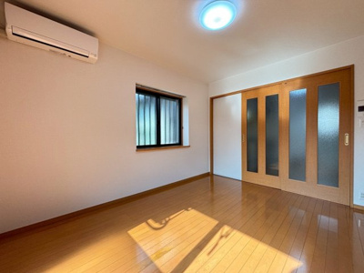 【居間・リビング】 | キャッスル九品寺 | 退去前のため別部屋の写真です。現況を優先します。