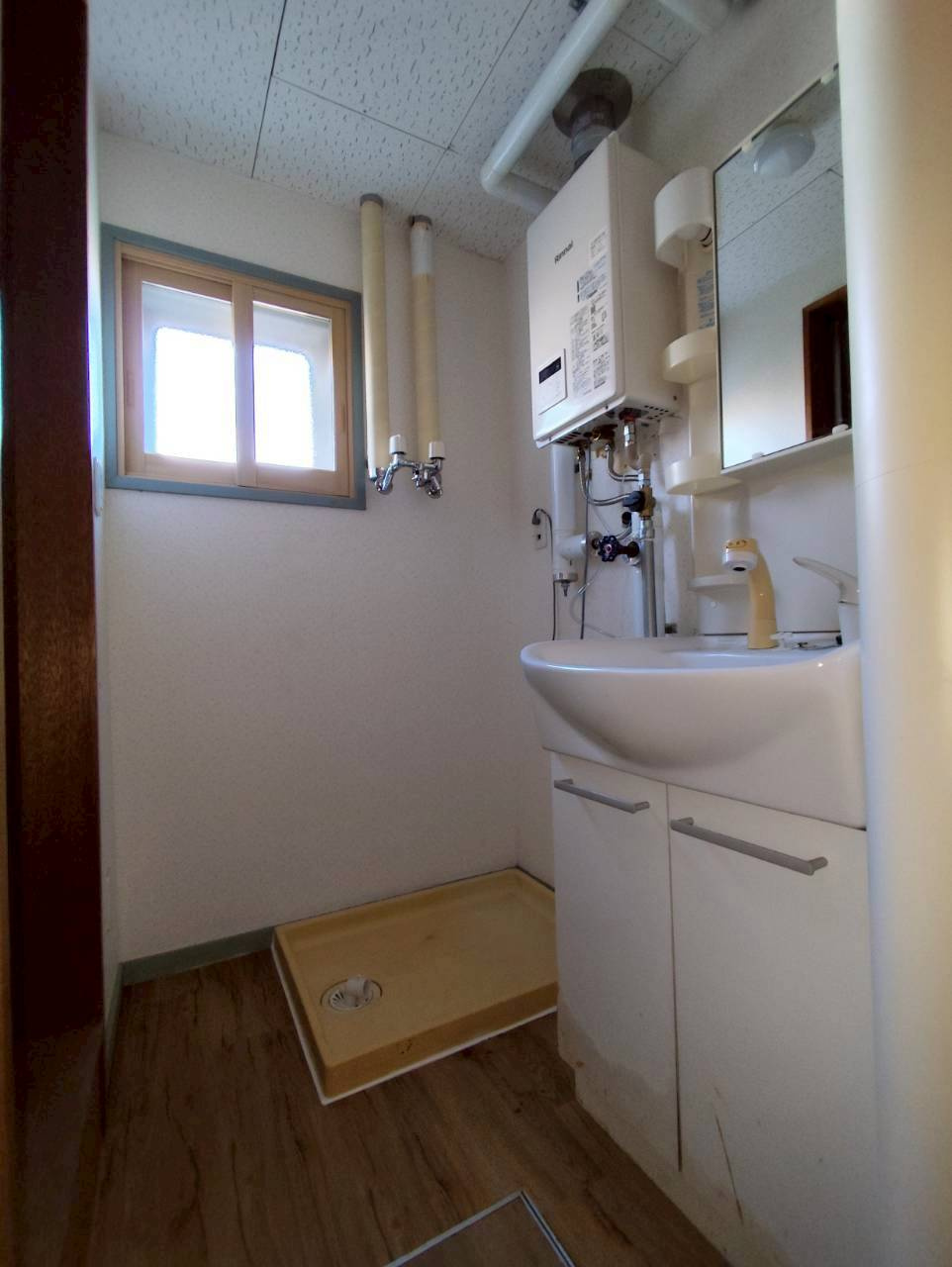 メゾン浦見の洗面所