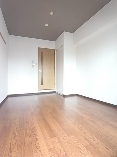 エスリード西宮の居間・リビング