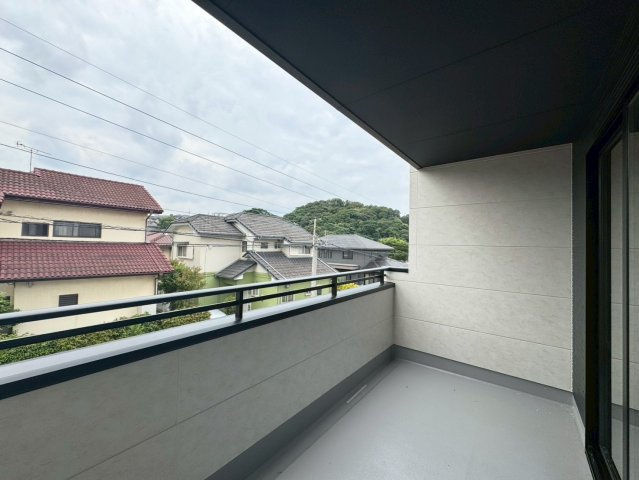 ーAdoble＋アドブルー小倉北区皿山町2期　【小倉北区　新築戸建て】のバルコニー|バルコニーは屋根があるので安心♪【小倉北区　新築戸建て】