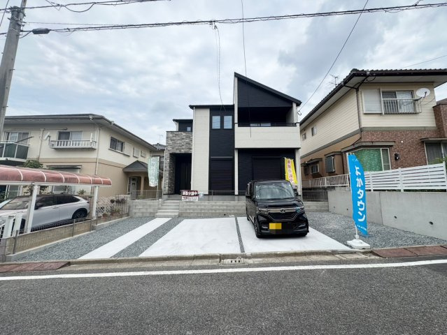 ーAdoble＋アドブルー小倉北区皿山町2期　【小倉北区　新築戸建て】の駐車場|駐車スペース並列４台可能♪【小倉北区　新築戸建て】