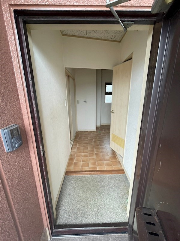 クラブメゾン甲子園ウエストの玄関