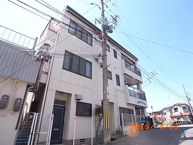 グランディール宝津の外観