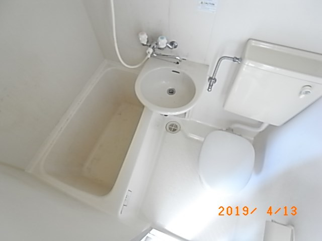 グランディール宝津の浴室