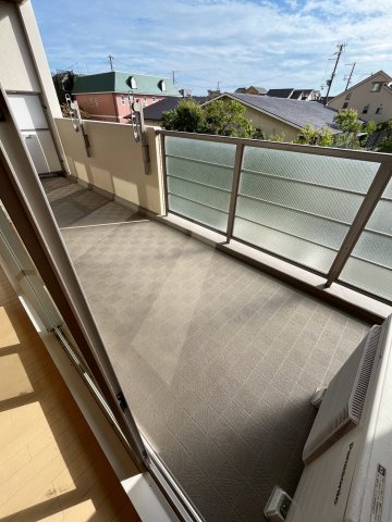 グリーンラグーナ甲子園A棟のバルコニー