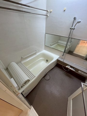 グリーンラグーナ甲子園A棟の浴室