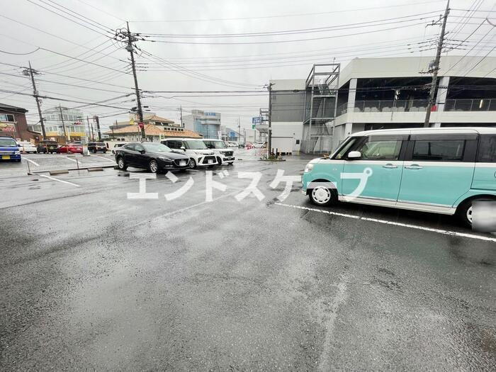 パルクヴェールの駐車場|高崎、前橋エリアのお部屋探しはエンドスケープまで！お客様の理想お聞かせ下さい♪
