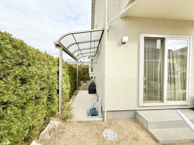 神戸市垂水区つつじが丘5丁目の庭|洗濯物がお庭で干せます◎あると便利な外部水栓付き！