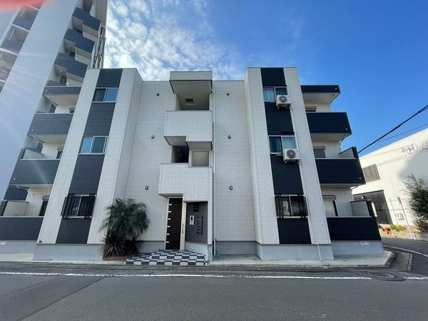 リテラ吉塚東 の外観