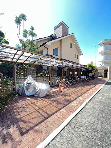 グロリオーサ門戸の外観