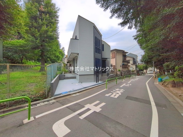 練馬区土支田4丁目　憩いの公園隣接　省エネ住宅　限定1棟の前面道路含む現地写真
