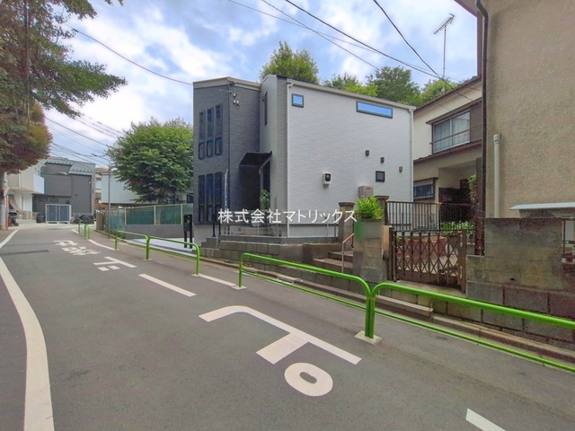 練馬区土支田4丁目　憩いの公園隣接　省エネ住宅　限定1棟の前面道路含む現地写真