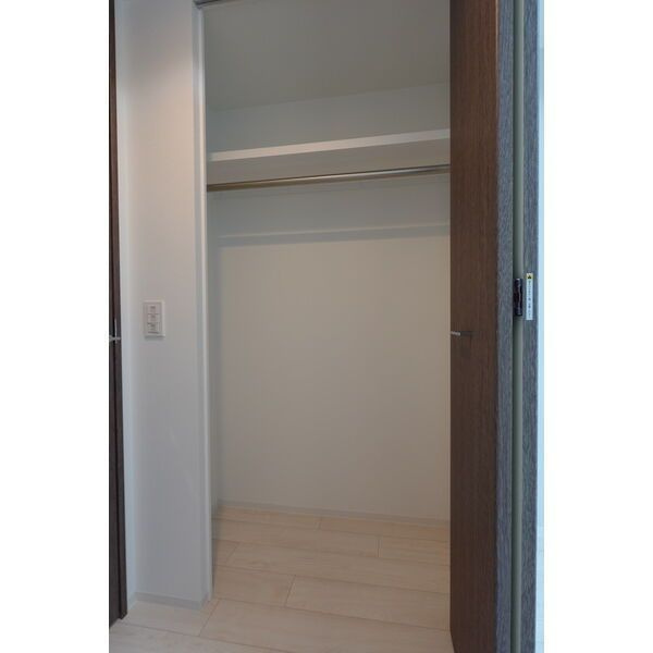 メイクスアート新栄Ⅲの収納|同シリーズの内装写真です