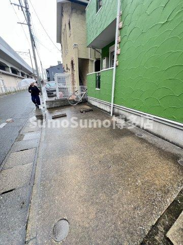 リブレア箱崎駅前B棟の駐車場|駐車スペースもあります