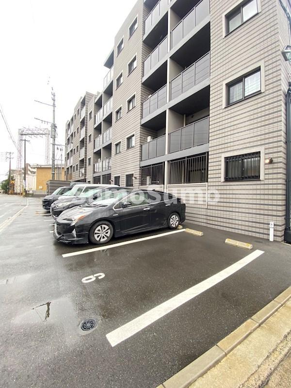 リアンレガーロ井尻駅前弐番館の駐車場