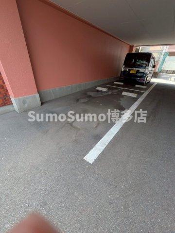 リーベンハイム室見の駐車場