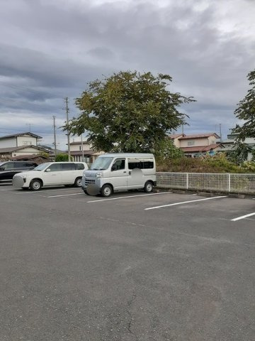 チェリータウンの駐車場