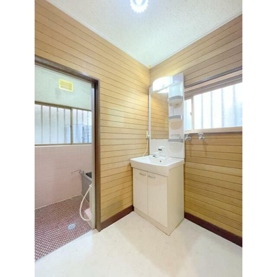 【洗面所】 | 鎌ケ谷市中央貸家 | 忙しい朝には欠かせない洗面所です