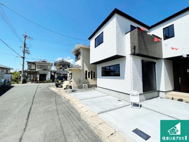 ★29(土)30(日)現地見学可能！★亀岡市下矢田町　限定1邸の前面道路含む現地写真|周辺は閑静な住宅街！前面道路広々で車の出し入れも便利です。駐車が苦手な方でも安心して車庫入れできます！