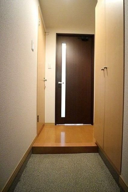 リバティ神屋の玄関