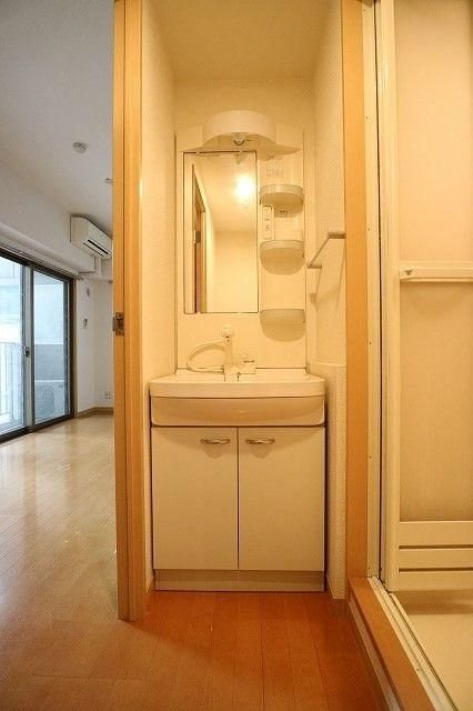 リバティ神屋の独立洗面台