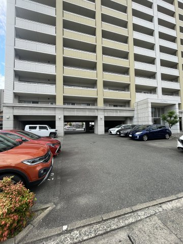 リアンシエルブルー東比恵の駐車場