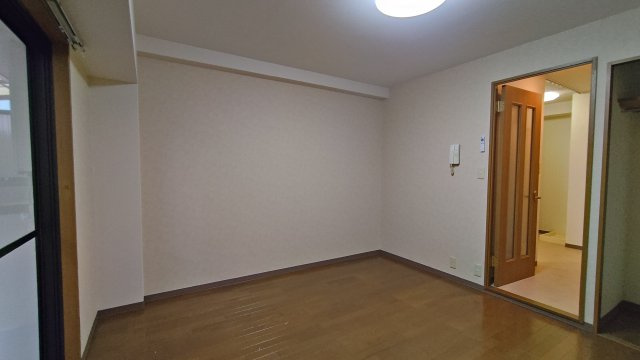 クリヨン千里北の洋室