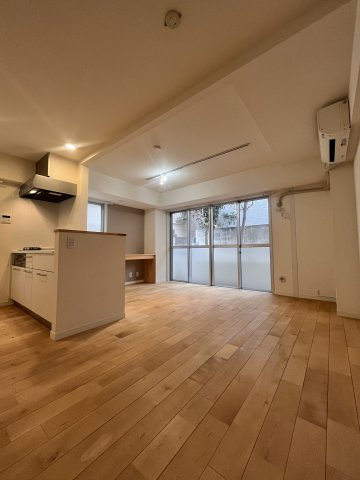 リフィオ三軒茶屋の居間・リビング|居間です