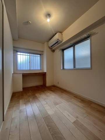 リフィオ三軒茶屋の寝室|開放的な寝室です