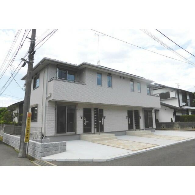 町田市三輪町のアパートの外観