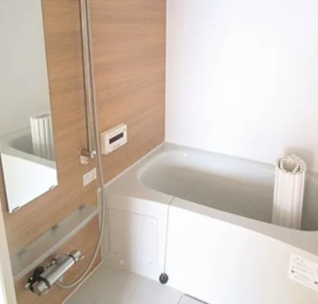 町田市三輪町のアパートの浴室