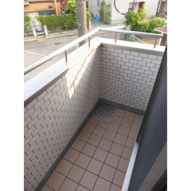 町田市三輪町のアパートのバルコニー