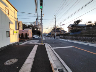 【前面道路含む現地写真】