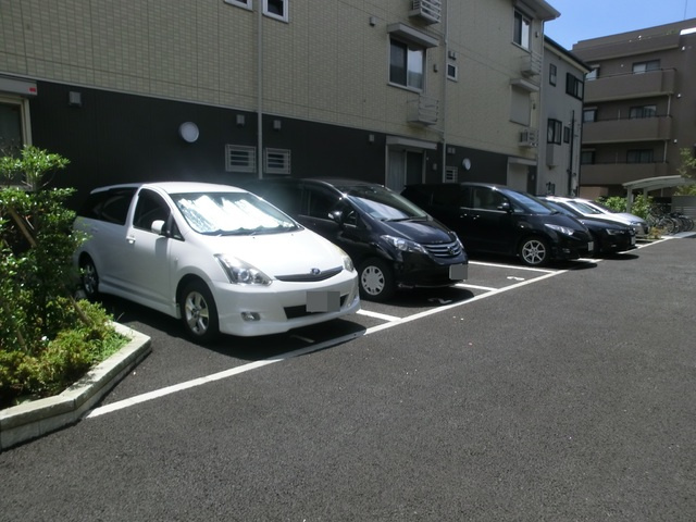 Ｅ．Ｉ．レジデンスＡの駐車場|敷地内駐車場（要確認）