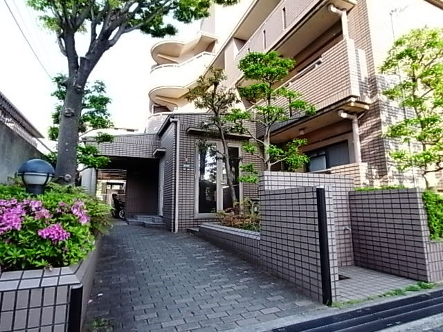 西宮市瓦林町の賃貸マンションの外観