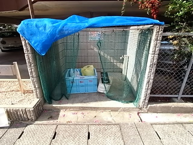 シロハイヌ門戸の外観