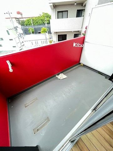 シロハイヌ門戸のバルコニー