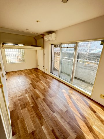 シティパレス東生駒　A号棟の居間・リビング|使いやすい居間です