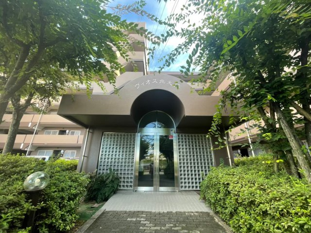 ヴィオス北大路5階　天然木フルリノベーションのエントランス