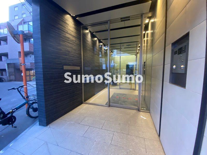 ルーエ渋谷神山町のエントランス|ゆとりのあるエントランスです