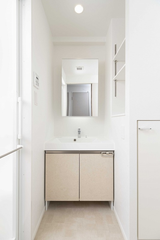 エンクレスト天神LINKの洗面所|脱衣スペースもあります