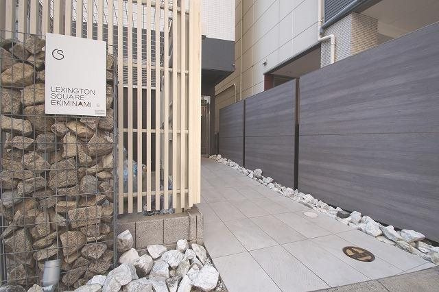 レキシントンスクエア駅南の外観