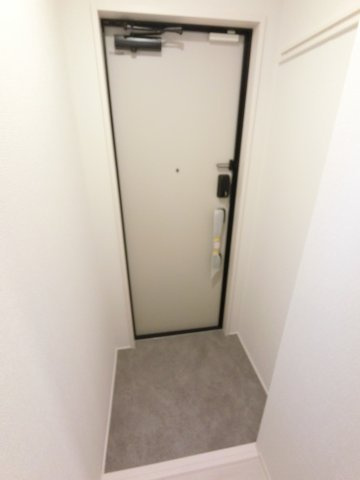 GRAND MAISON NISHICHIBAの玄関